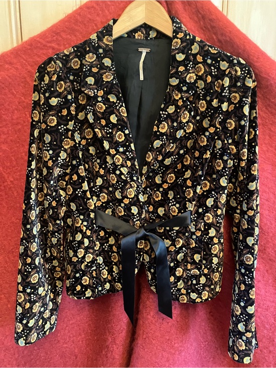Free People Jackets & Blazers - Free People Black Floral Velvet Ribbon-Tie Blazer